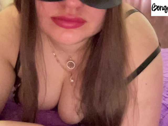 SweetStrawberry1's BongaCams show and profile