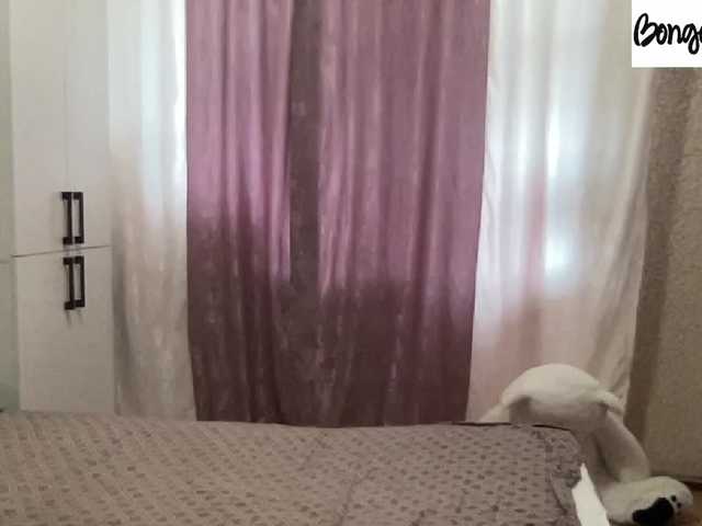 SweetStrawberry1's BongaCams show and profile