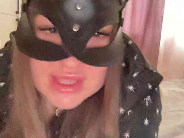 SweetStrawberry1 webcam