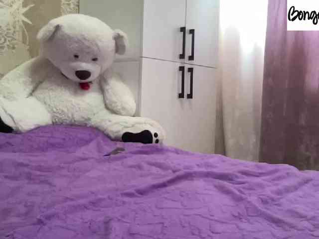 SweetStrawberry1 webcam