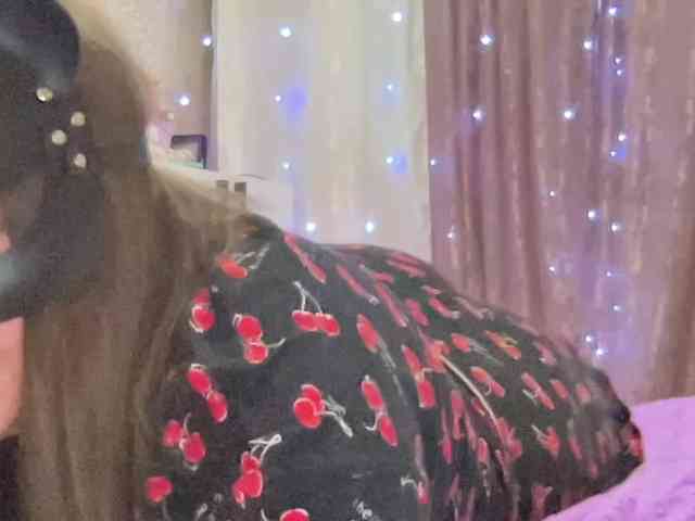 SweetStrawberry1 webcam