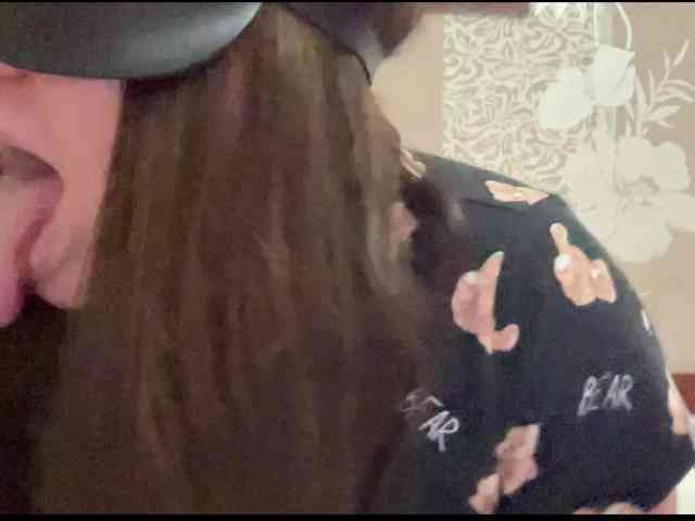 SweetStrawberry1 webcam
