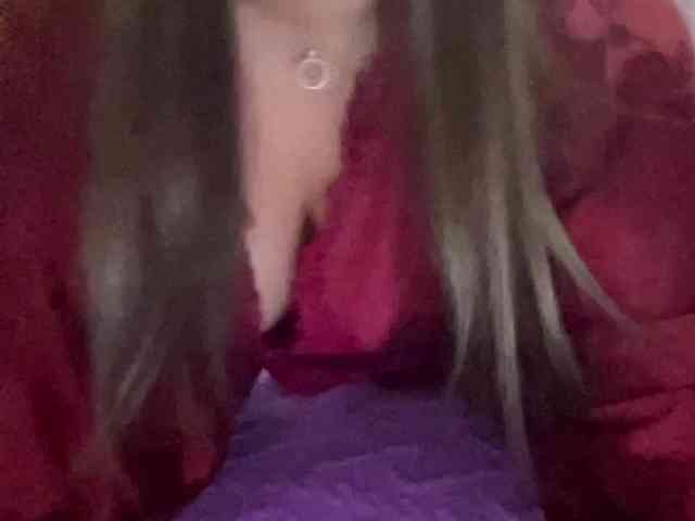 SweetStrawberry1 webcam