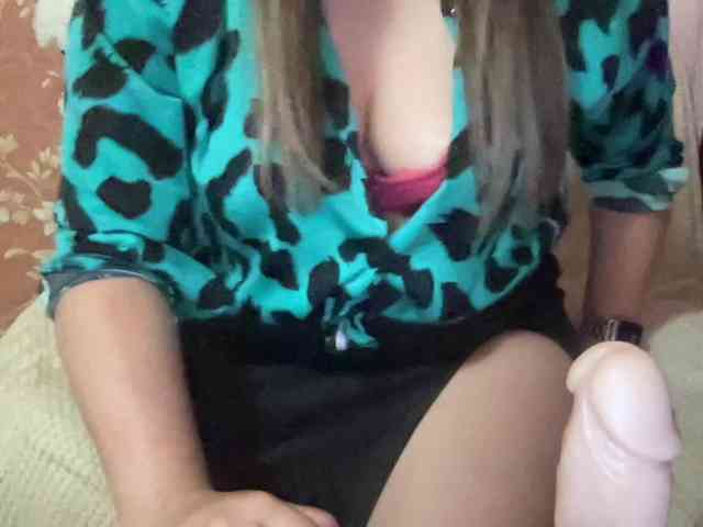 SweetStrawberry1 webcam