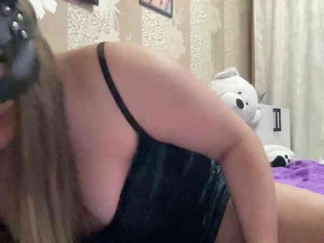 SweetStrawberry1 webcam