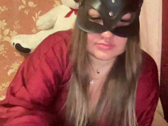 SweetStrawberry1 webcam