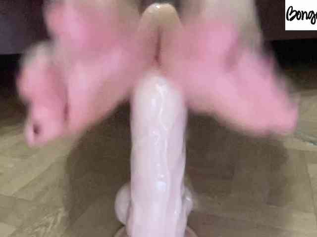 SweetStrawberry1 webcam