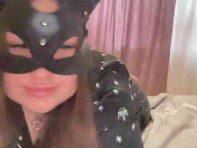 SweetStrawberry1 webcam