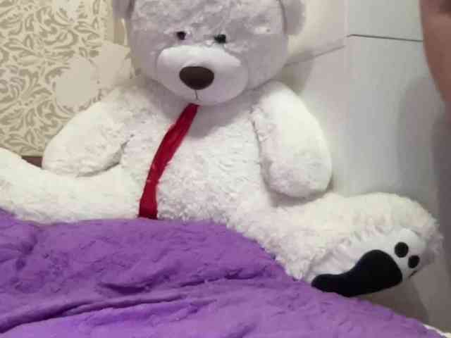 SweetStrawberry1 webcam