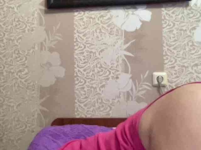 SweetStrawberry1 webcam