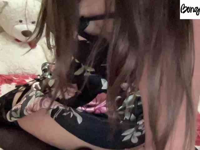 SweetStrawberry1 webcam