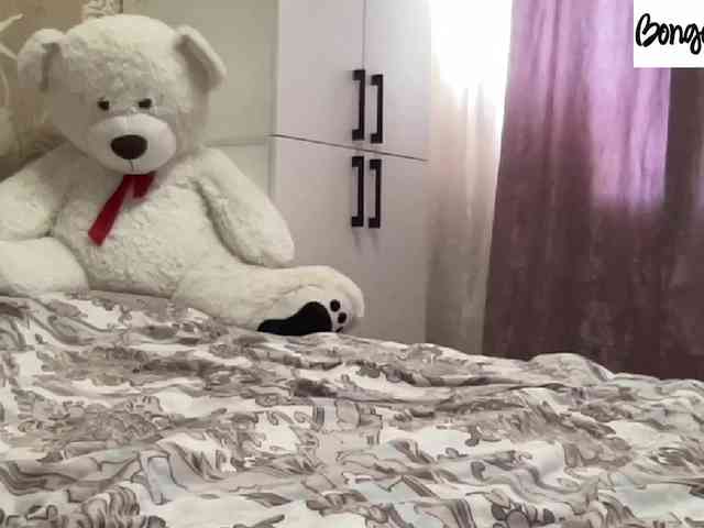 SweetStrawberry1 webcam