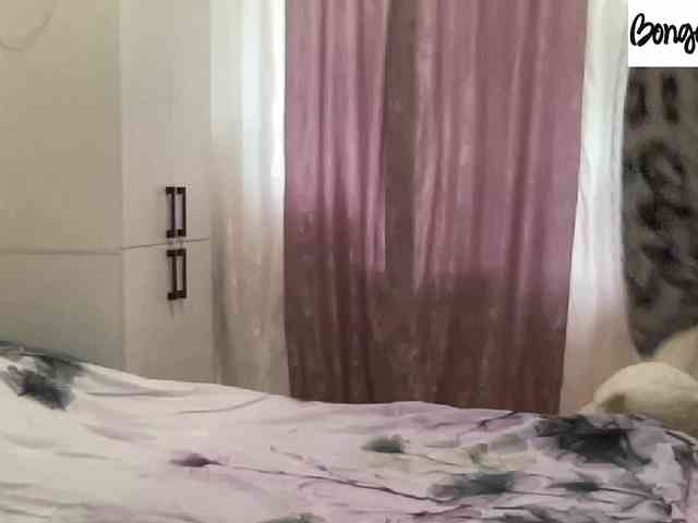 SweetStrawberry1 webcam