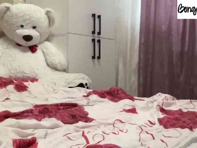 SweetStrawberry1 webcam