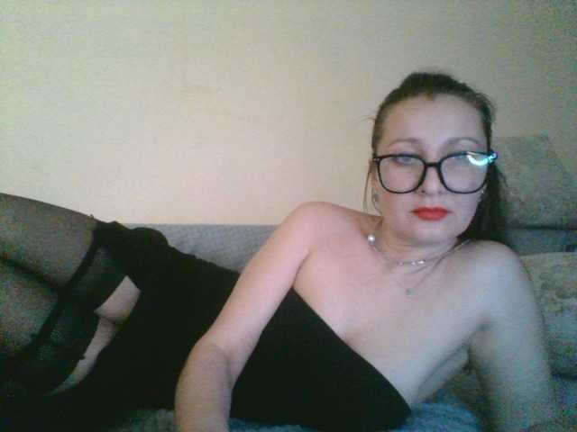 Yulia777's BongaCams show and profile