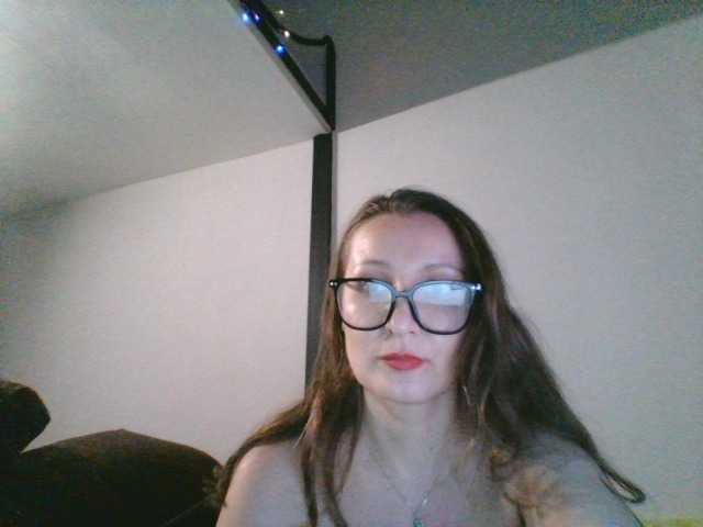 Yulia777's BongaCams show and profile