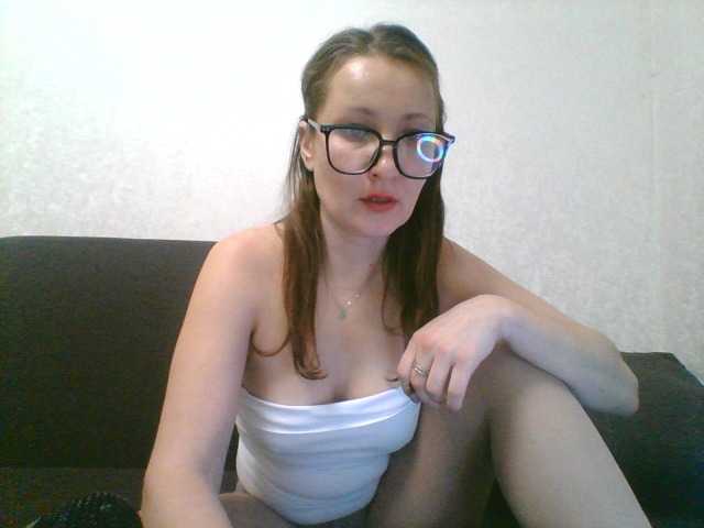 Yulia777's BongaCams show and profile