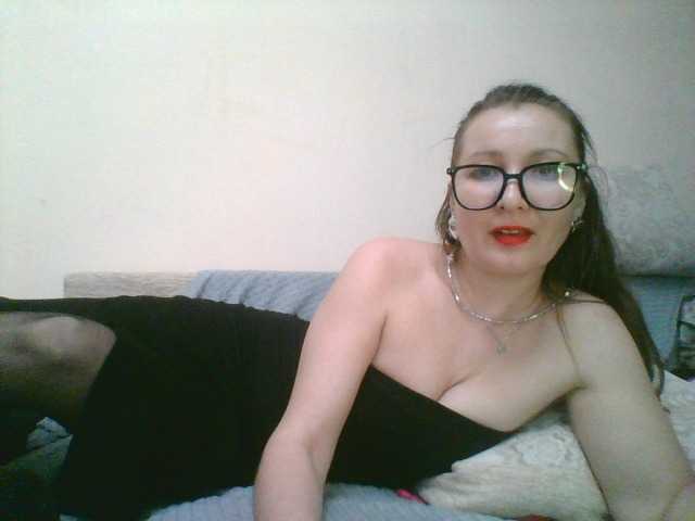 Yulia777's BongaCams show and profile