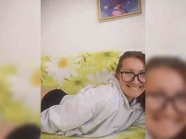 Yuliya333 webcam