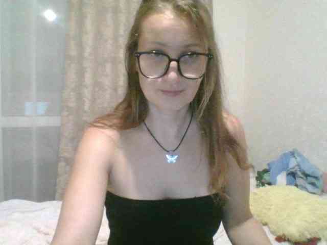 Yuliya333 webcam