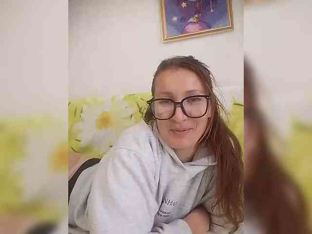 Yuliya333 webcam