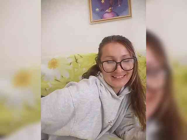 Yuliya333 webcam