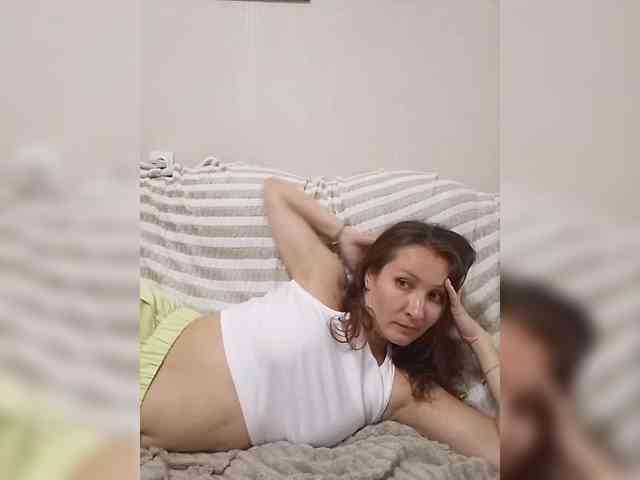 Yuliya333 webcam