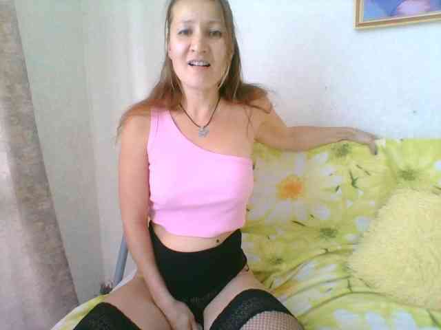 Yuliya333 webcam