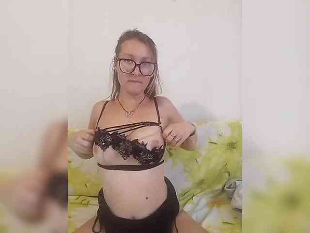 Yuliya333 webcam