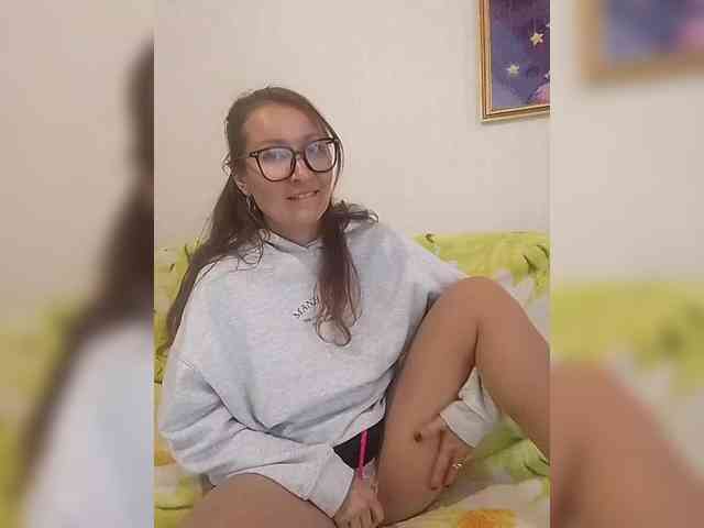 Yuliya333 webcam