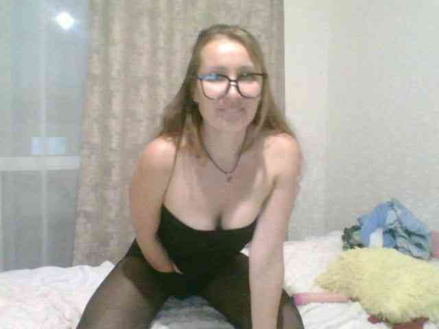 Yuliya333 webcam