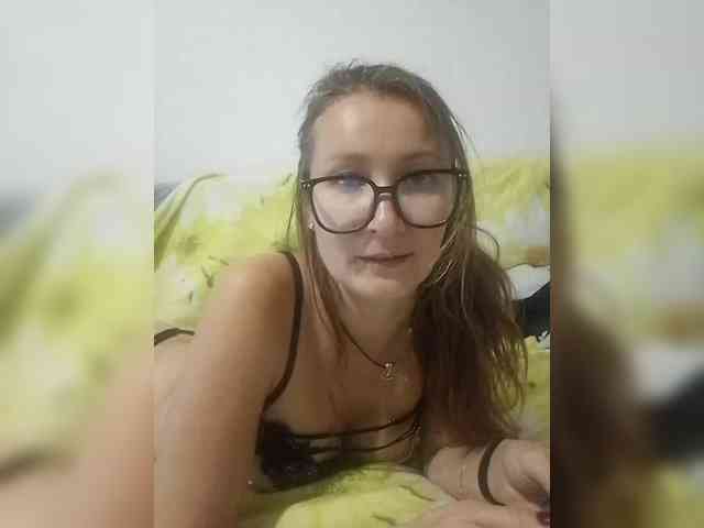 Yuliya333 webcam