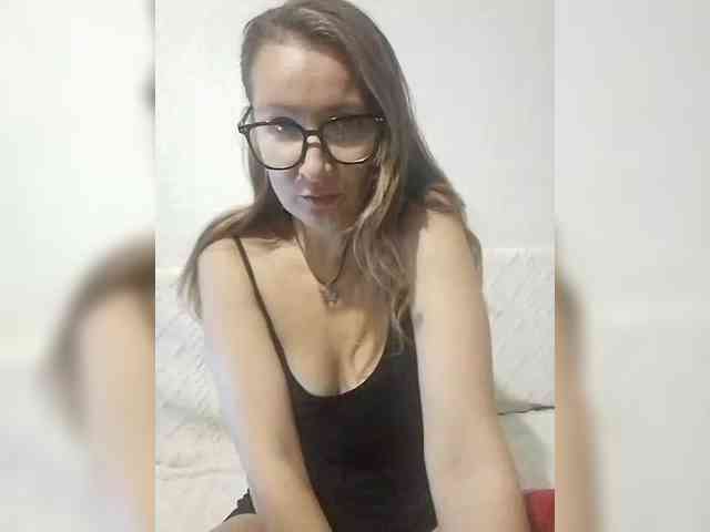 Yuliya333 webcam