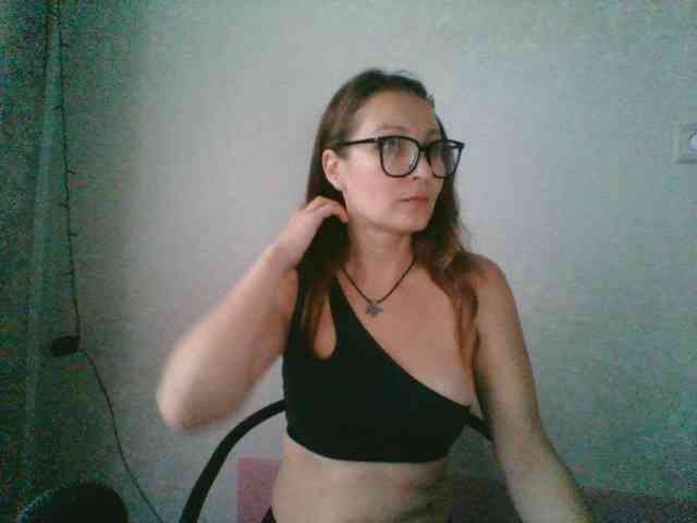 Yuliya333 webcam
