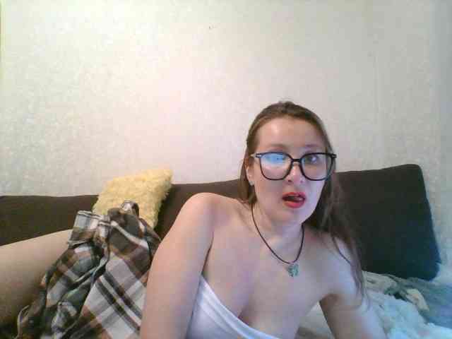 Yuliya333 webcam