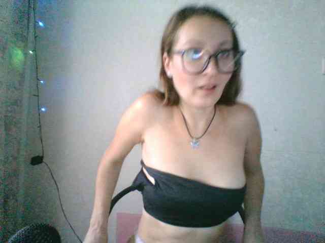 Yuliya333 webcam