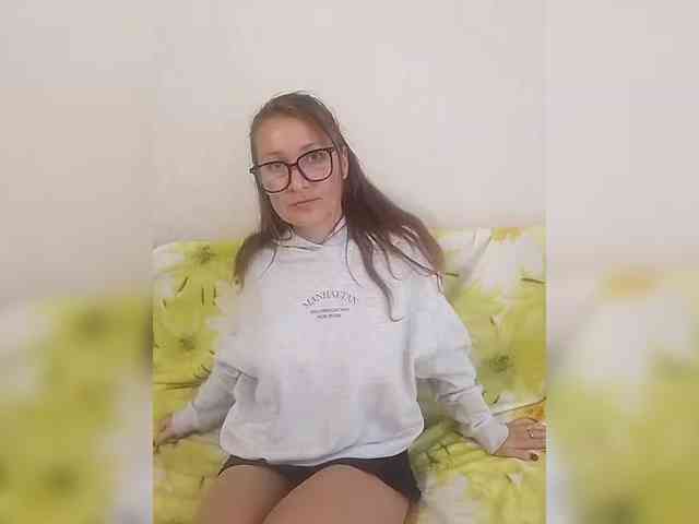 Yuliya333 webcam