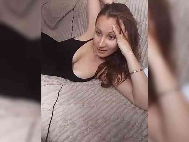 Yuliya333 webcam