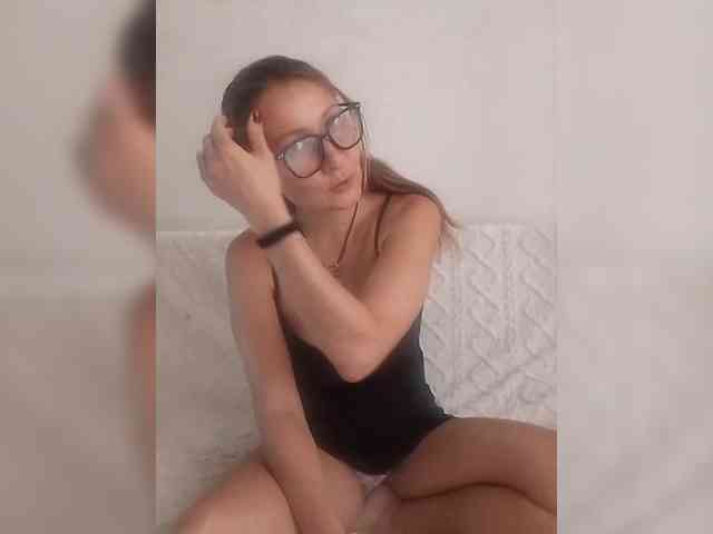 Yuliya333 webcam