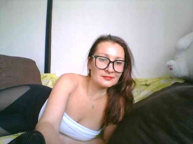 Yuliya333 webcam