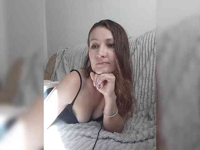 Yuliya333 webcam