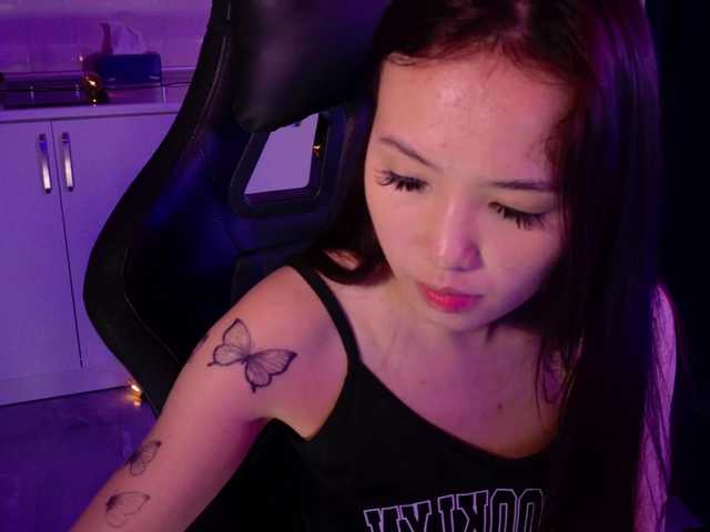 Mishel-Blessing's BongaCams show and profile