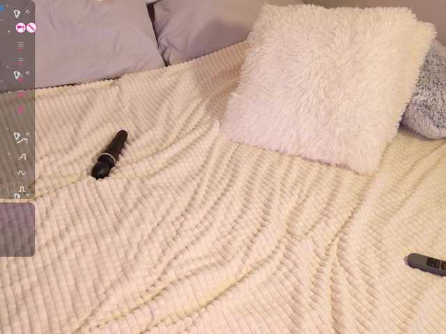 Mishel-Blessing's BongaCams show and profile