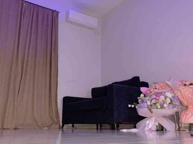 Mishel-Blessing webcam