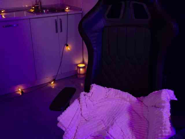 Mishel-Blessing webcam