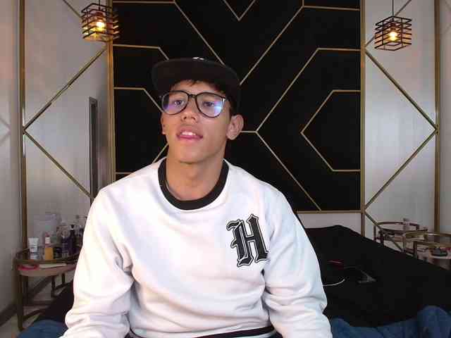 RyanPricee webcam