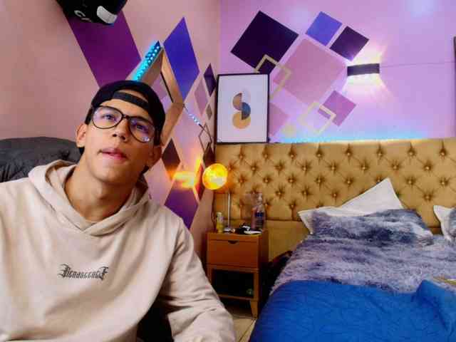 RyanPricee webcam