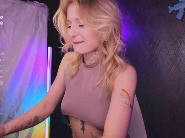 goth-bimbo goth-bimbo