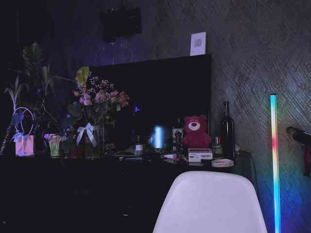 goth-bimbo goth-bimbo