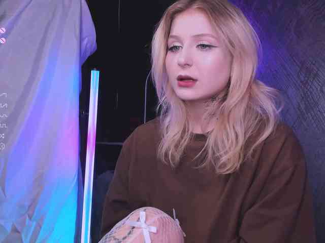 goth-bimbo goth-bimbo